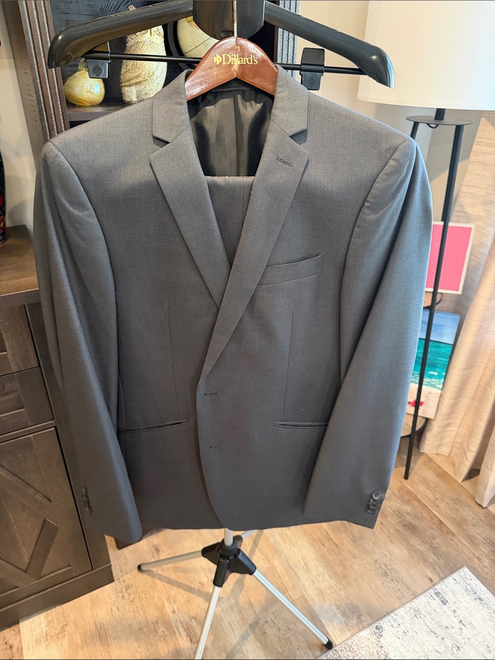 Kenneth Cole Reaction Men's Gray Suit 38R&pants 32x32 flat front and leg hem